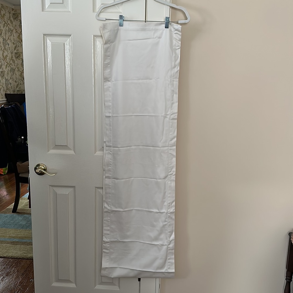 Pottery barn, table runner - Picture 3 of 3